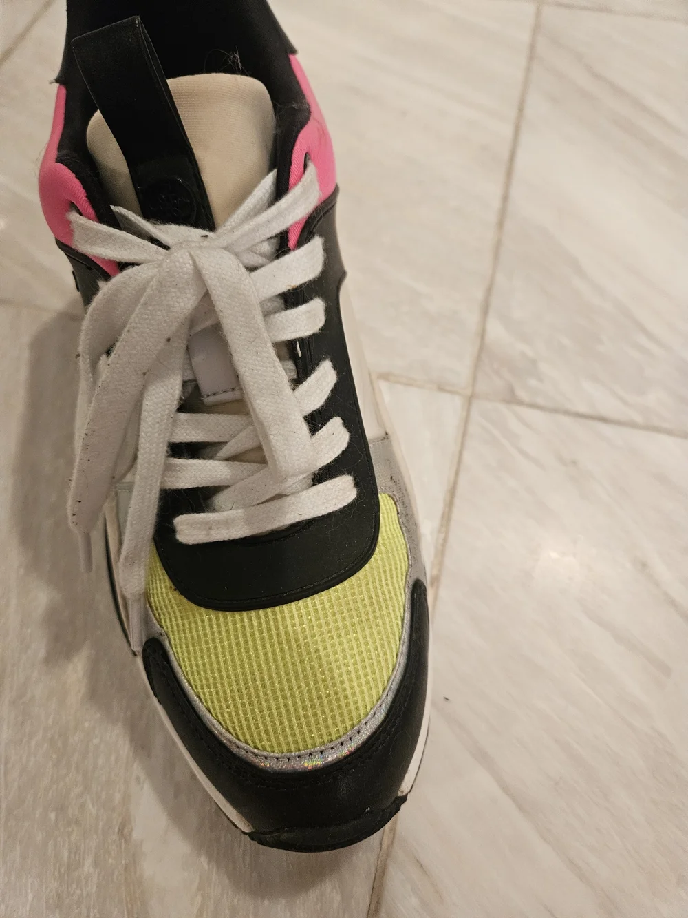 Guess..Women's Black & Neon Pink/yellpw Athletic Sneakers, Size 9.